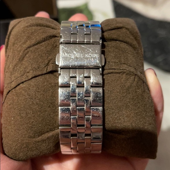 Michael Kors Watch - Picture 2 of 4